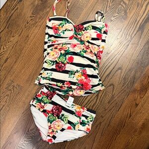 Jantzen Black and White Floral Bikini Top